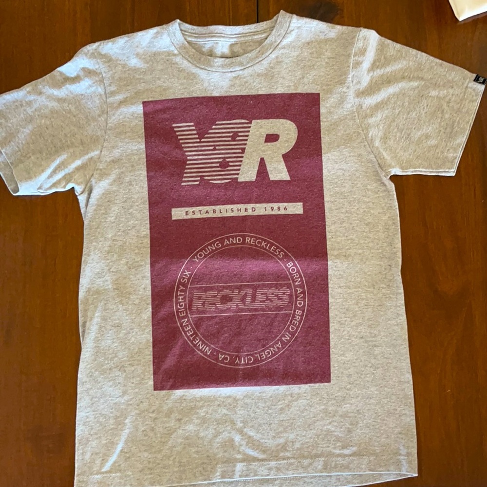 Young & Restless men’s small gray tee